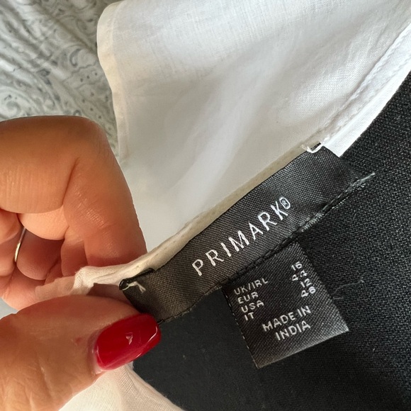 V-neck shirt with Frill overlay size 12 womens - Picture 5 of 6